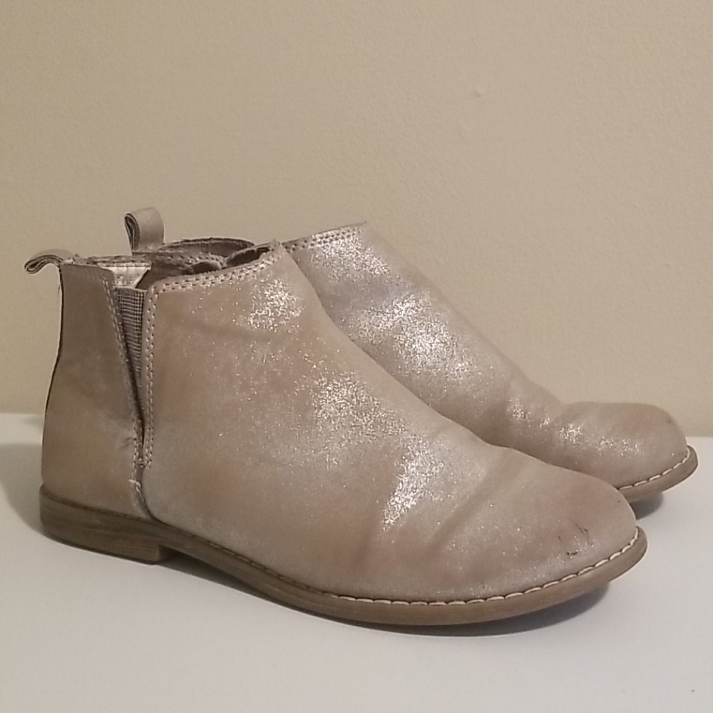 Size 4 Girls Shoes- Glittery Fashion Boots